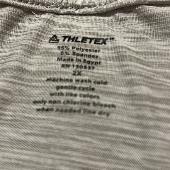 Nwt tshirt - Picture 2 of 2